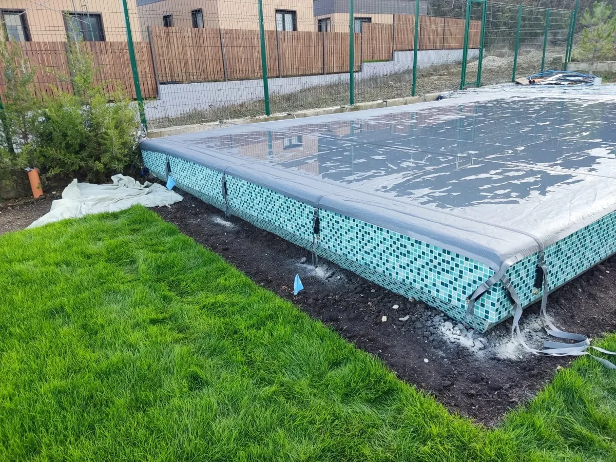 Батутное покрывало на бассейне в Можайске